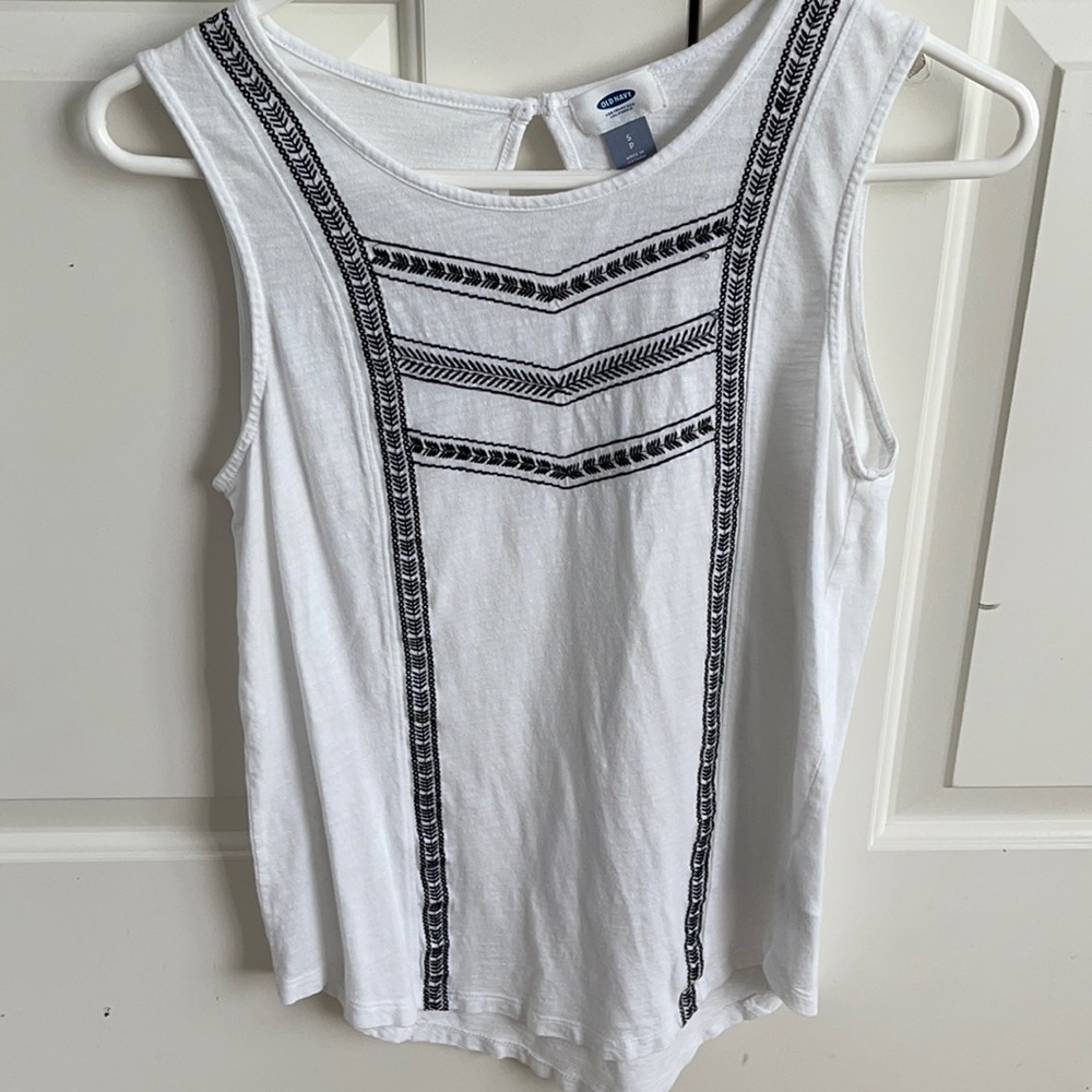 Black and white printed tank
